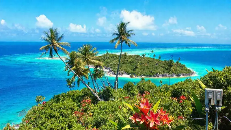 Nauru es una isla tropical y brillante