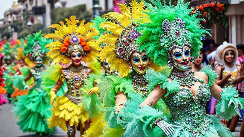 El carnaval es una celebración colorida