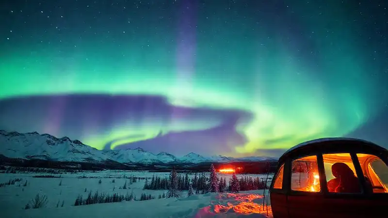 Belleza invernal y luces celestiales