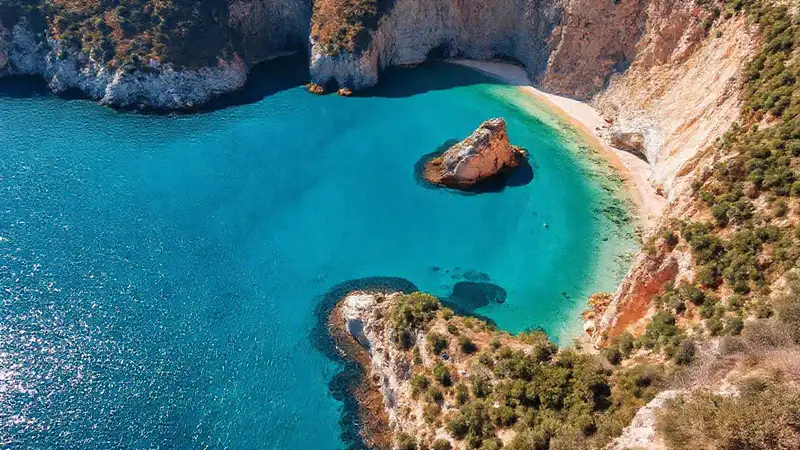 La costa azerbaiyana ofrece belleza salvaje