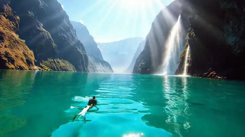 Milford Sound: belleza turquesa y dramática