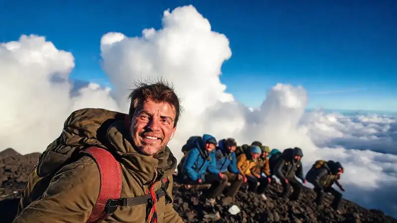 Hikeros escalan Kilimanjaro